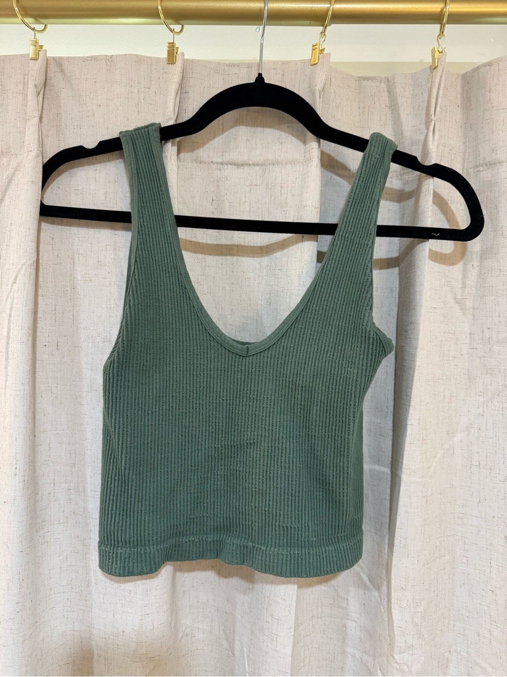 Ribbed V-Neck Crop Tank Top - Green